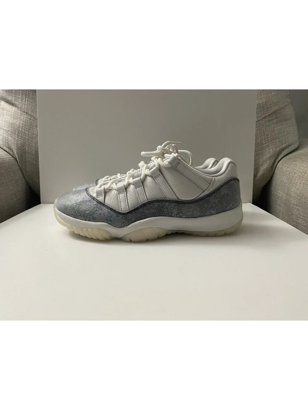 Air Jordan 11 Low Year of the Snake Men’s Size 10.5 Basketball Shoes HQ7000-001